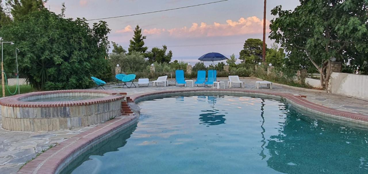 Pashos Hotel