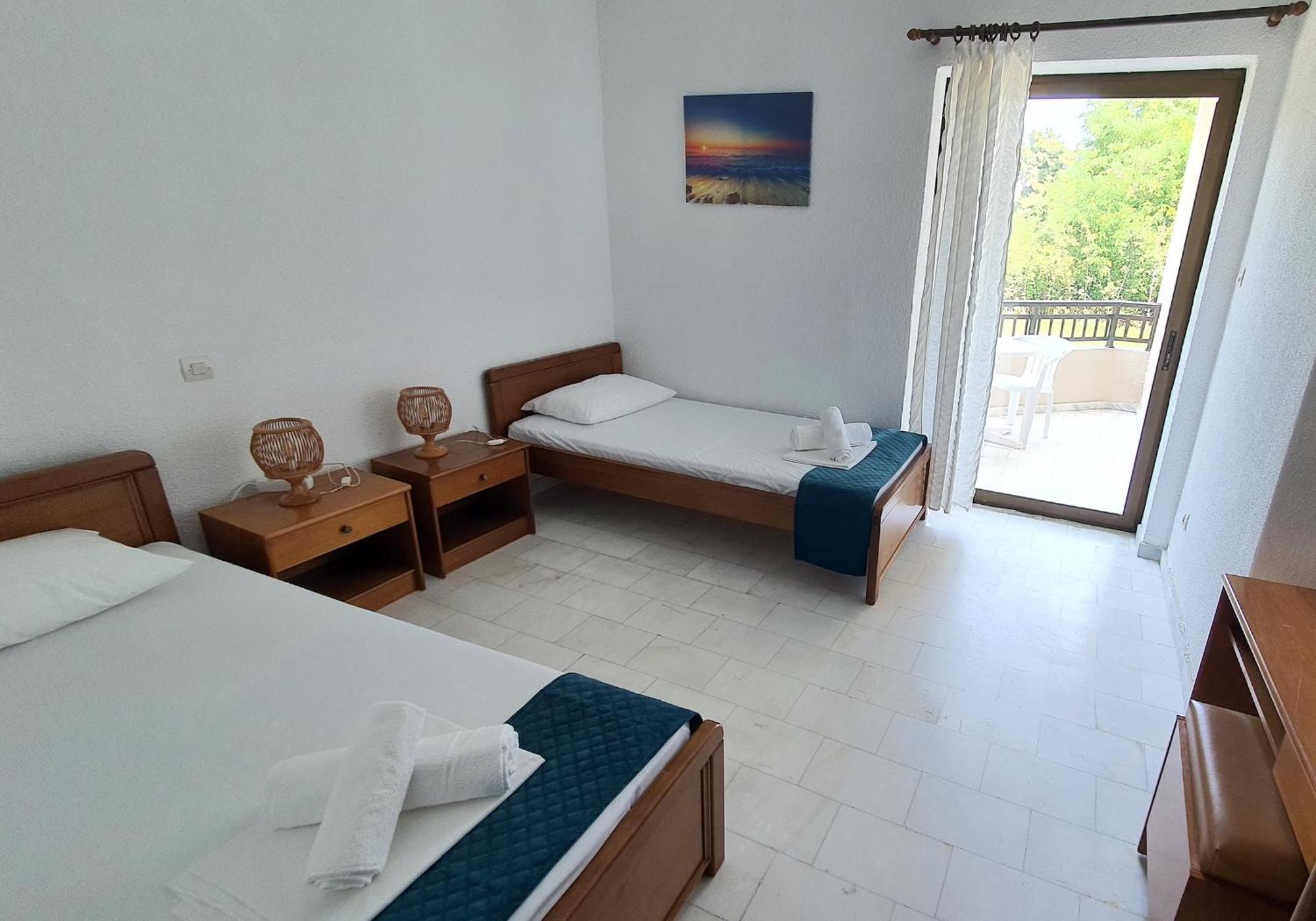 Pashos Hotel
